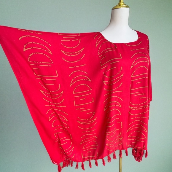 0097/ Bright Red Moon Chase Pattern Poncho - Picture 3 of 10